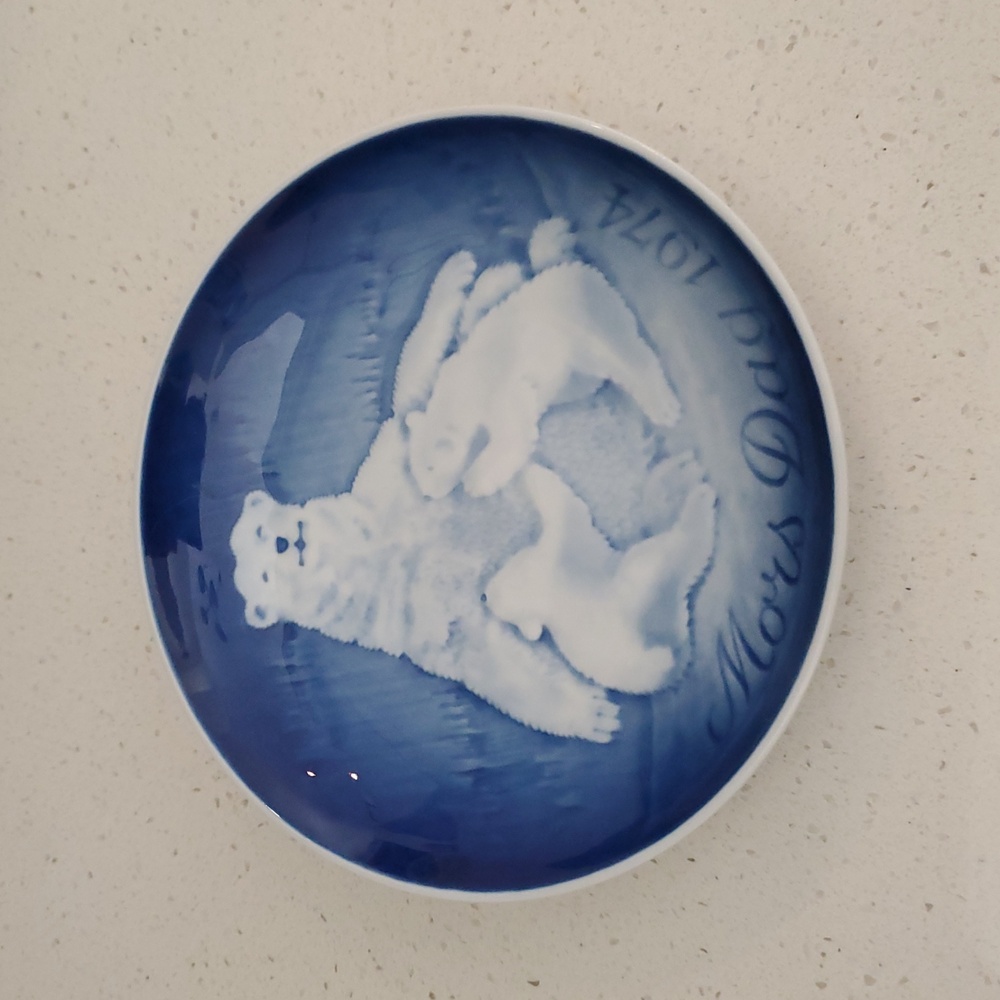Bing & Grondahl Mother's Day 1974 Decorative Plate Vintage Polar Bears